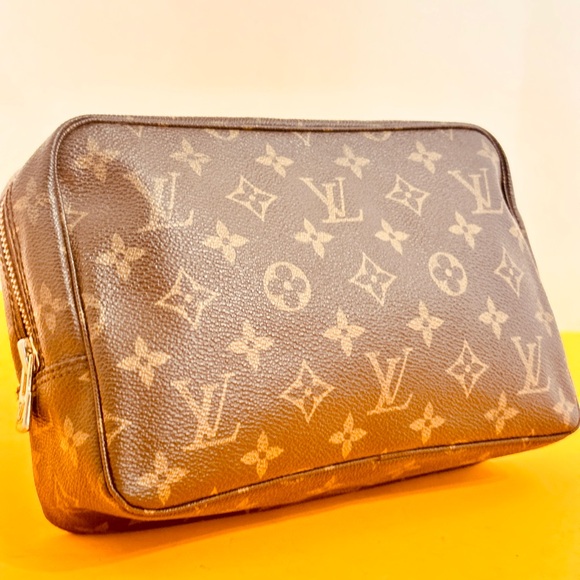 Louis Vuitton Brown Monogram Toiletry Bag - Picture 15 of 15